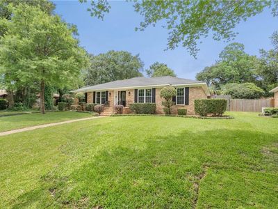 1412 Regency Oaks Dr