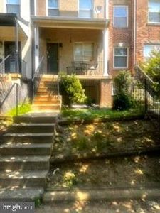 1309 Belmont St NW