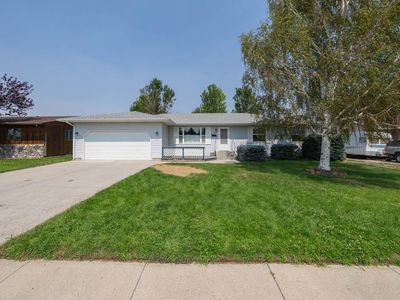 925 River View Dr