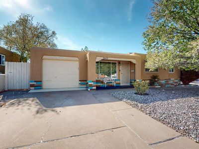 2400 Elizabeth St NE