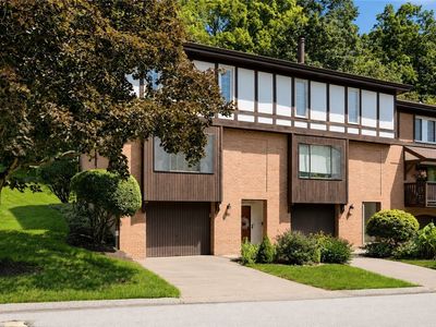 Property at 221 Thornberry Dr, Mcknight, PA