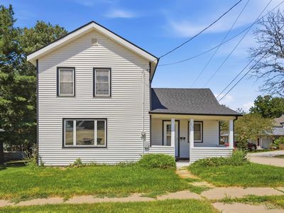 210 W Lewis St