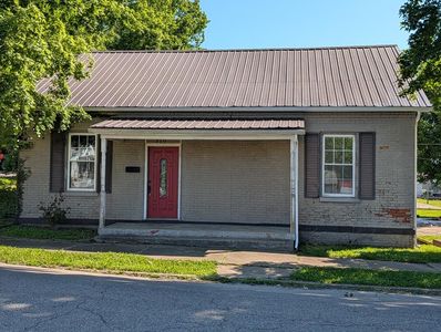 312 N East St
