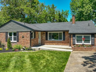 120 Windsor Dr