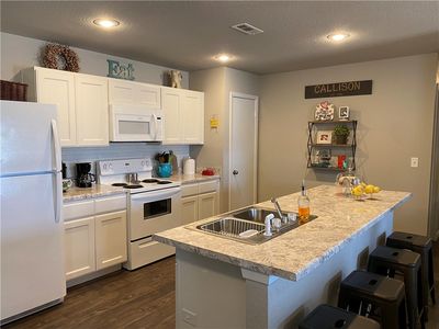246 & 248 E Anabranch Ct