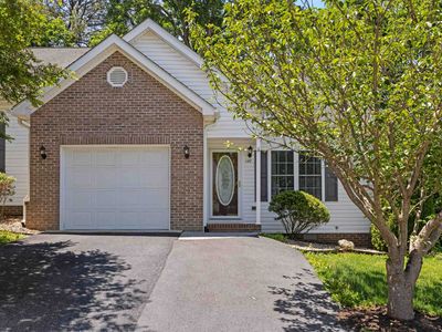 122 Collinswood Dr