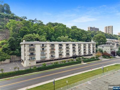1150 River Rd APT 4H