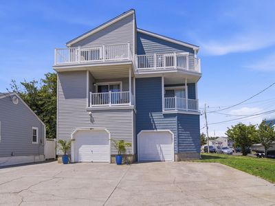 201 Beach Ave W #B