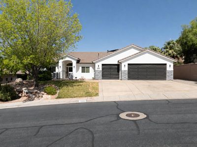 1993 N Artesia Dr