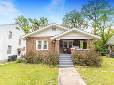 Property at 6 Windsor Pl, Moberly, MO