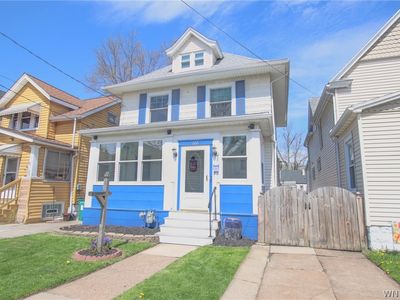 122 Trowbridge St