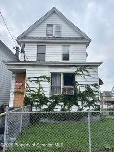 702 Crown Ave