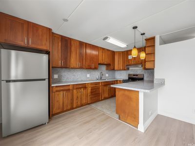 910 Ahana St APT 201