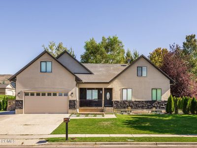 1896 N Valley Hills Blvd