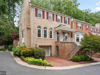8015 Quarry Ridge Way