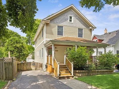 319 Leclaire Ave