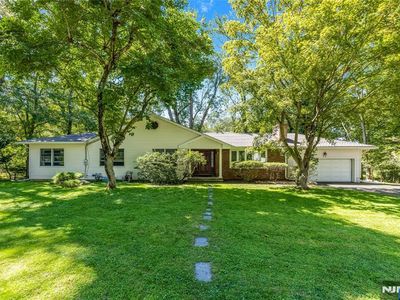 11 Sunset Rd