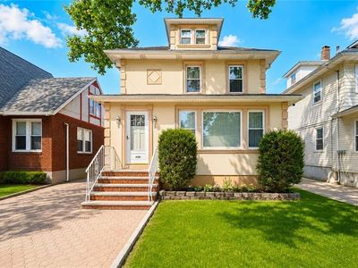 109 Coddington Ave
