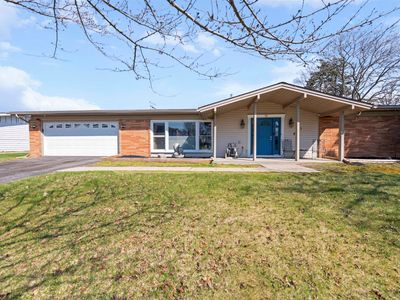 8161 Tamarack Dr