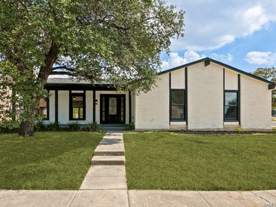13702 PEBBLE WALK