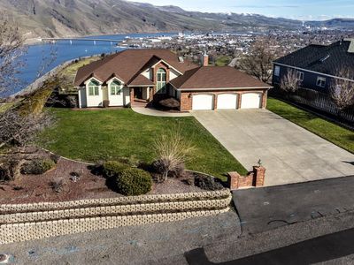 2530 Valleyview Dr