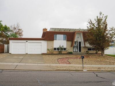 1124 E Sleepy Hollow Ln