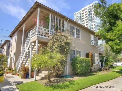 1231 Devon Ave