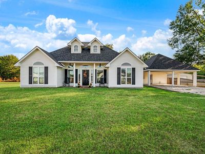 Property at 720 Daniel St, Blossom, TX