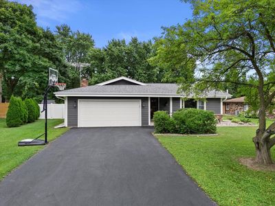 W156N10876 Catskill LANE