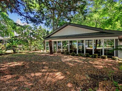 106 Weston Rd