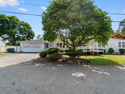 11 Hemlock Dr