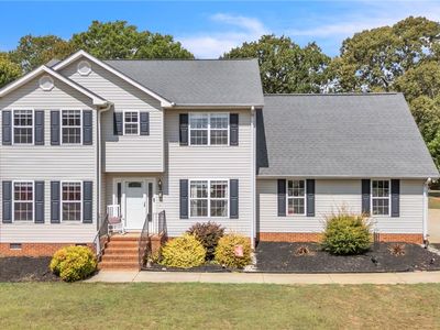 102 Country Garden Ln