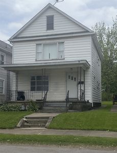 717 E 4th St
