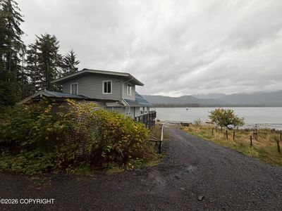 24 Narrows Dr
