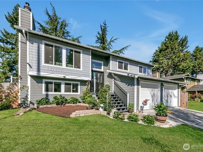 3302 Centennial Way NE