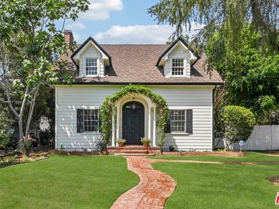 331 W Roses Rd
