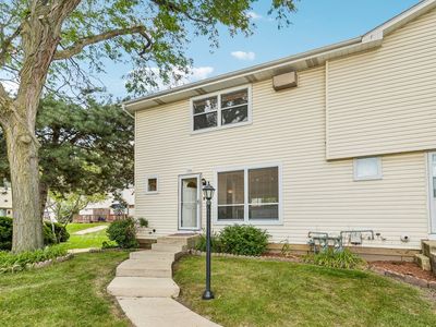 224 Raintree Ct