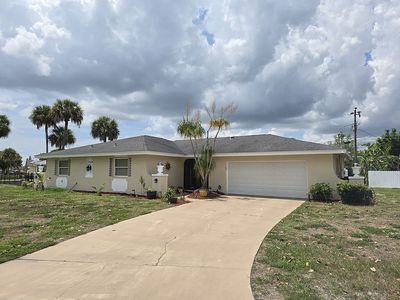 Property at 1618 Country Club Pkwy, Lehigh Acres, FL