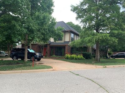 6900 Lakepointe Dr