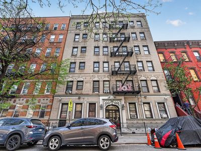 154 S 3rd St APT 3