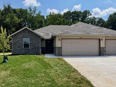 664 W Brook Hollow Road