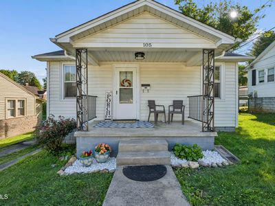 105 York Dr
