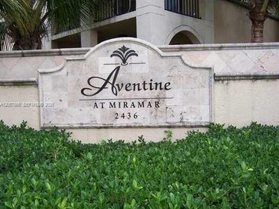 2589 Centergate Dr APT 202