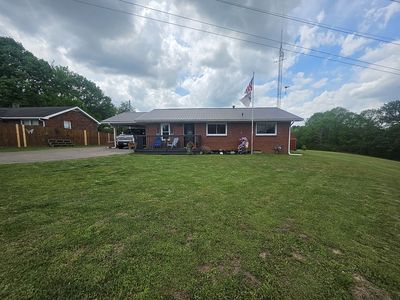 320 River St