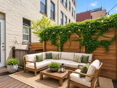 206 6th St APT 1R