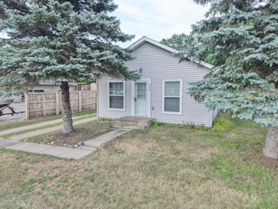 228 Aspen Ave SE