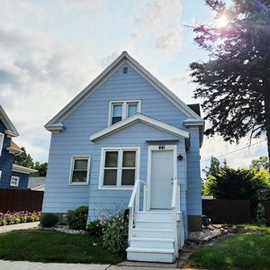 441 Amory St