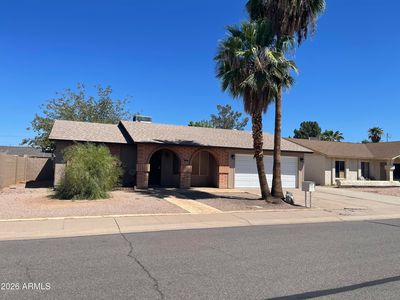 718 W STRAFORD Drive