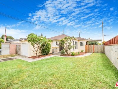 8151 Vista Del Rosa St