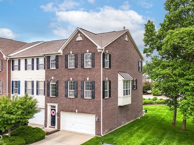 Property at 9060 Rider Dr, Fishers, IN